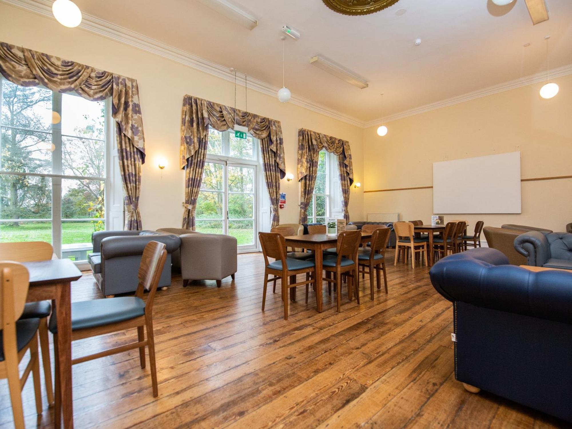 Yha Chester Trafford Hall Dunham-on-the-Hill ภายนอก รูปภาพ