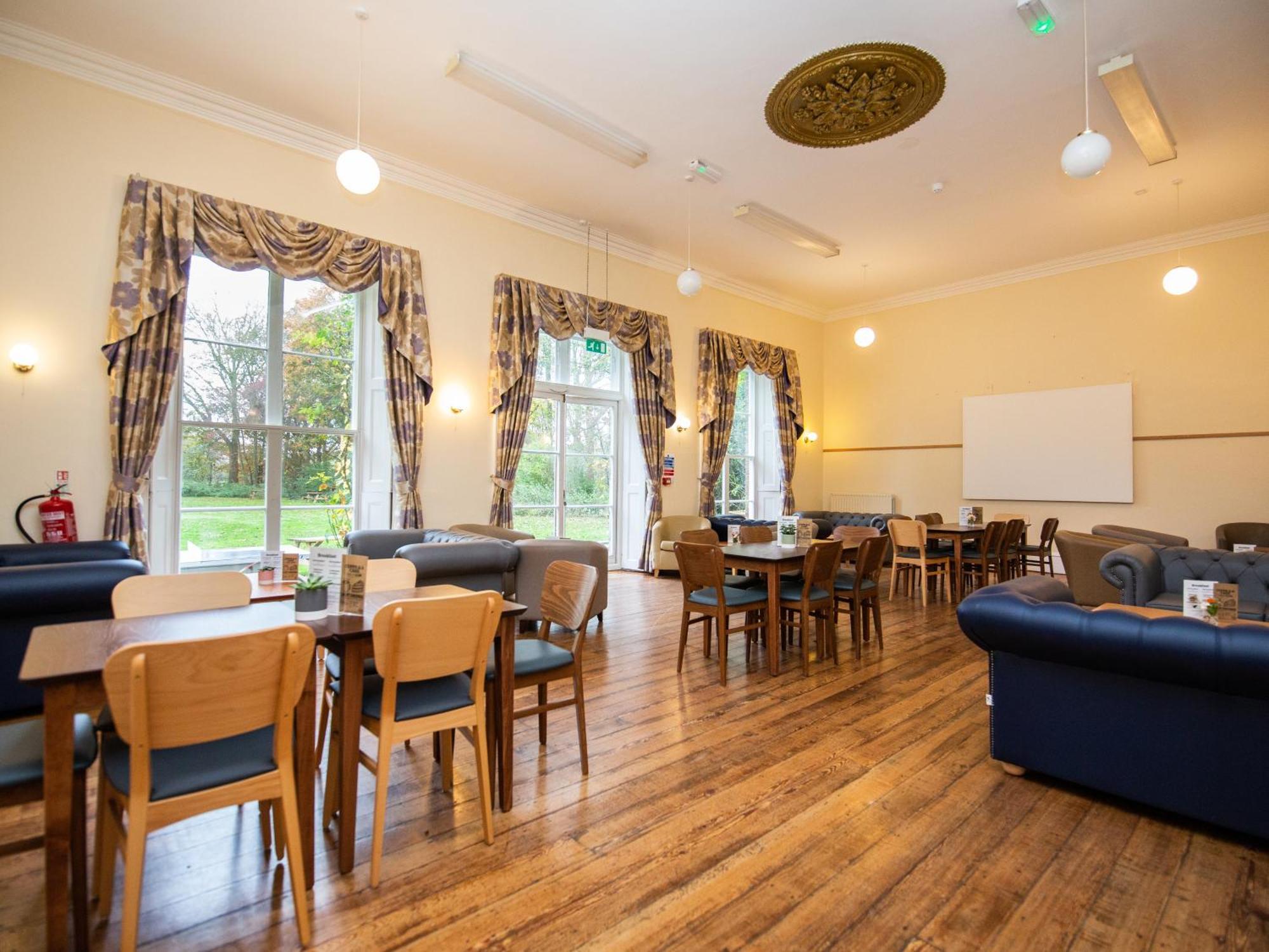 Yha Chester Trafford Hall Dunham-on-the-Hill ภายนอก รูปภาพ